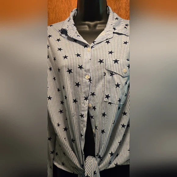 Eden & Olivia soft blue stripped star button front tie bottom top szM - Picture 5 of 8